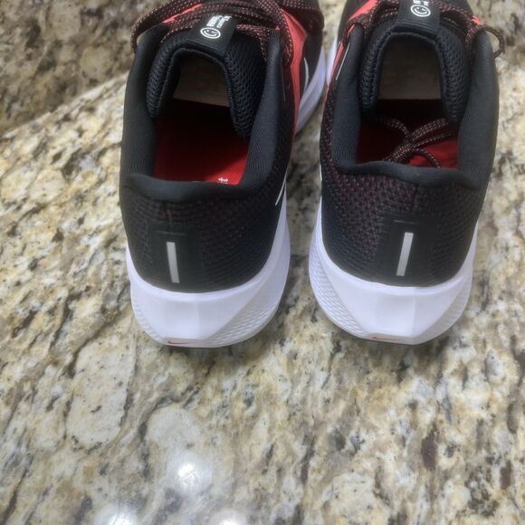 Nike Air Zoom Pegasus 40 Black Light Crimson Red White Men Size 9 DV3853-003 main image 4